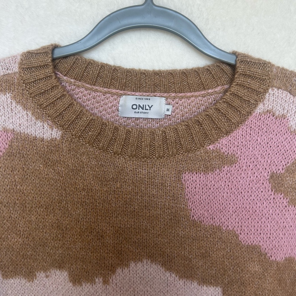 Pink & Tan Camo Crewneck Knit Sweater Size Medium - Picture 5 of 7